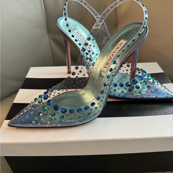 Aquazzura
Starburst 105mm crystal-embellished pumps. - Picture 2 of 6